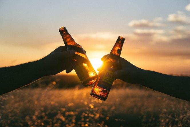 Co to jest ubezpieczenie turystyczne z klauzulą alkoholową?